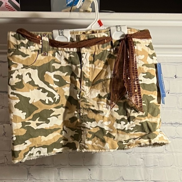 Greendog's Girls' Size 16 Army Fatigue Skorts NWT - Picture 11 of 13